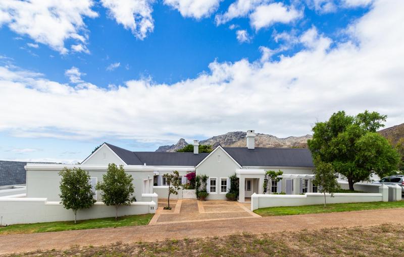 To Let 4 Bedroom Property for Rent in Steenberg Estate Western Cape